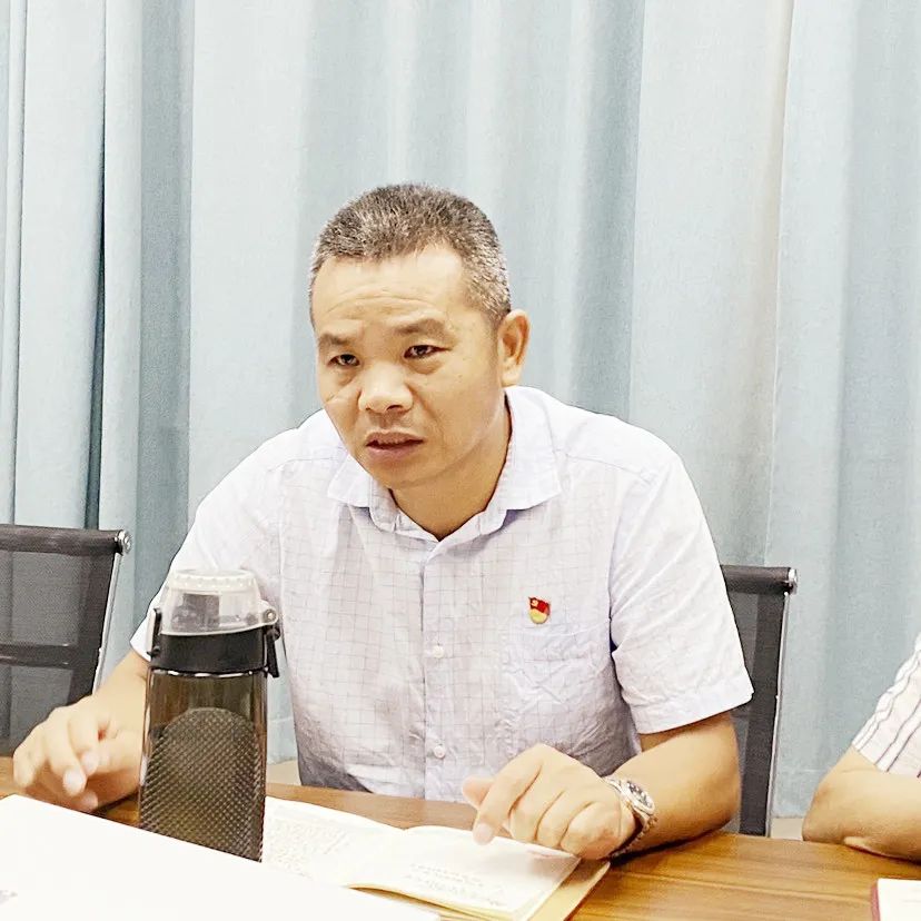 海口城建集团领导“走基层”到城发公司宣讲省第八次党代会精神(图2) 海口城建集团领导“走基层”到城发公司宣讲省第八次党代会精神(图2)