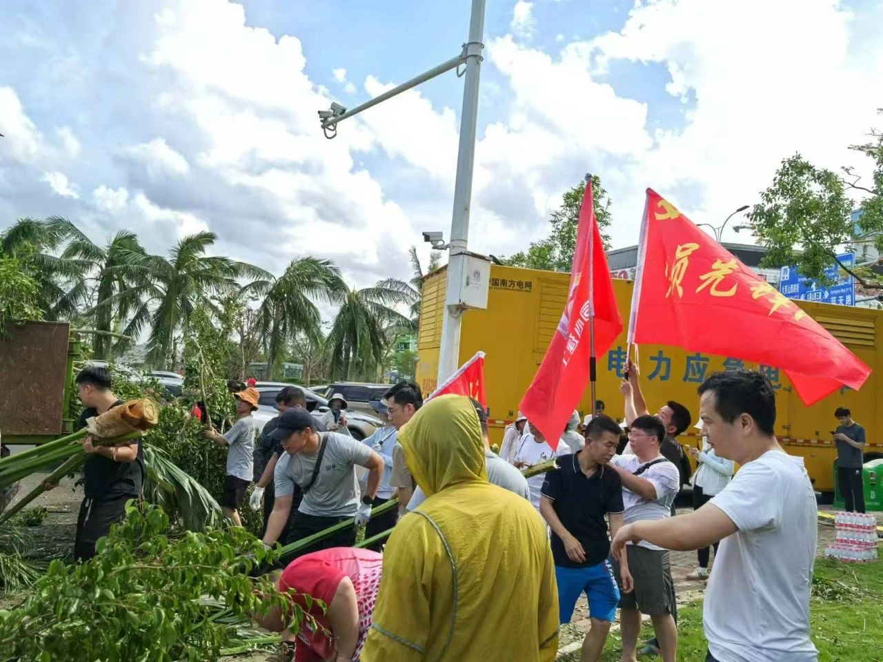 尽锐出征 海口建工集团集结百余名党员全力以“复”